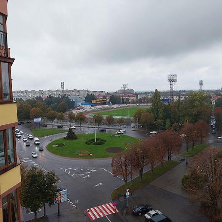 Романтичні Апартаменти У Центрі Lutsk Ngoại thất bức ảnh