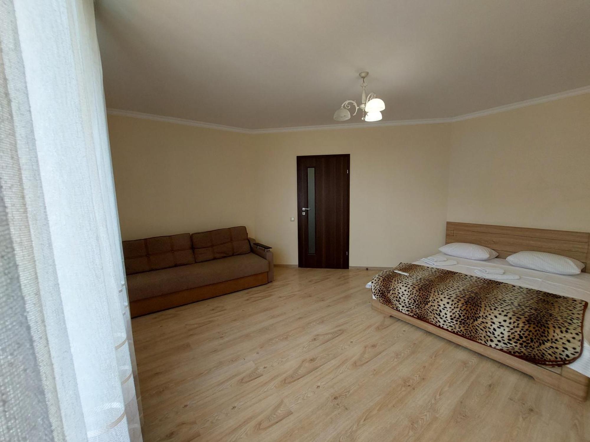 Романтичні Апартаменти У Центрі Lutsk Ngoại thất bức ảnh