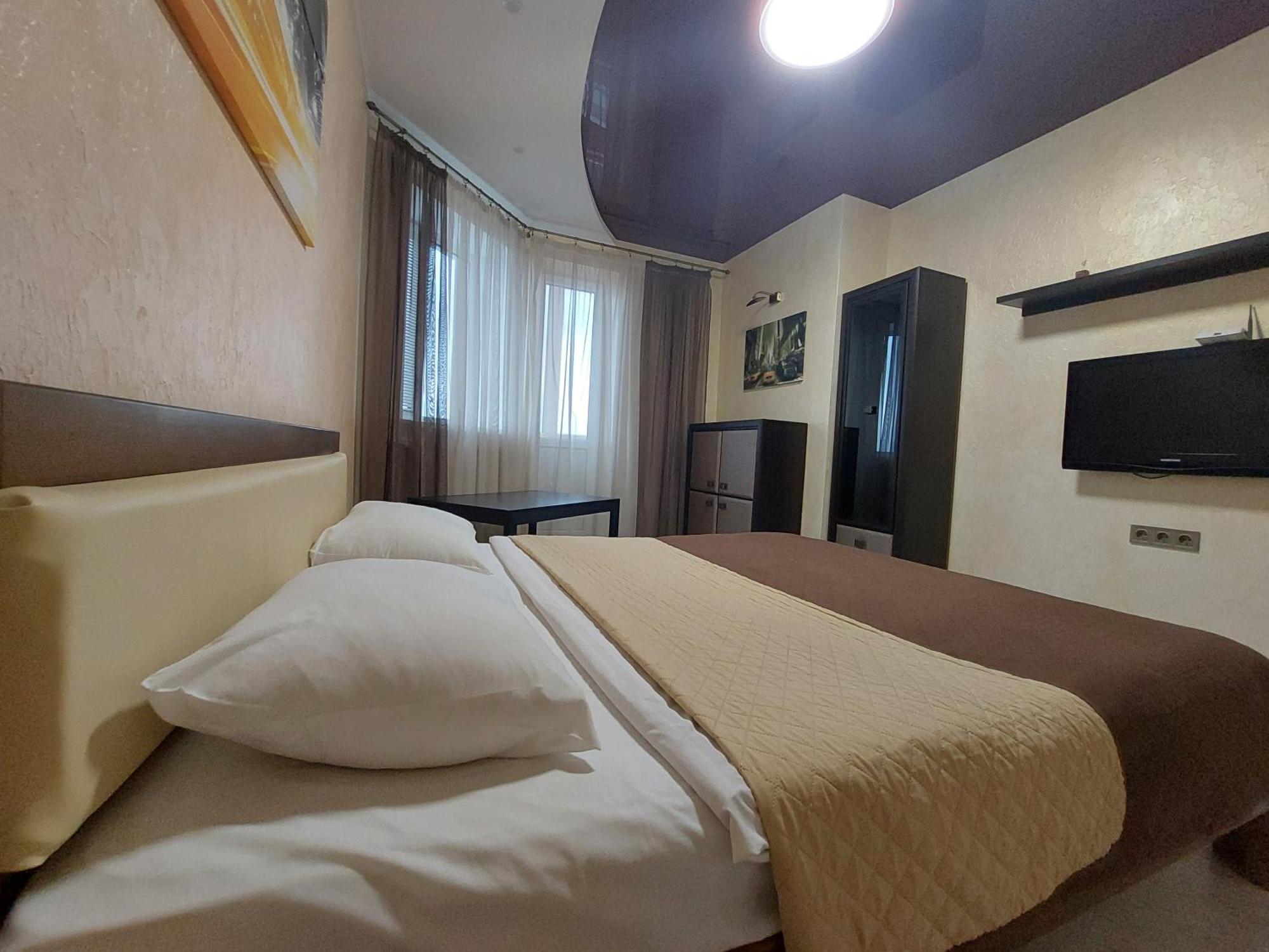 Романтичні Апартаменти У Центрі Lutsk Ngoại thất bức ảnh